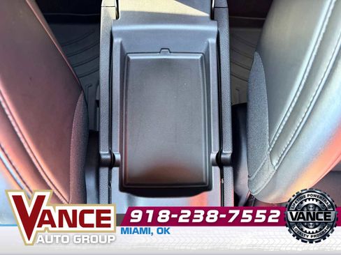 Used 2019 Jeep Cherokee Latitude Plus AWD/4WD image 36