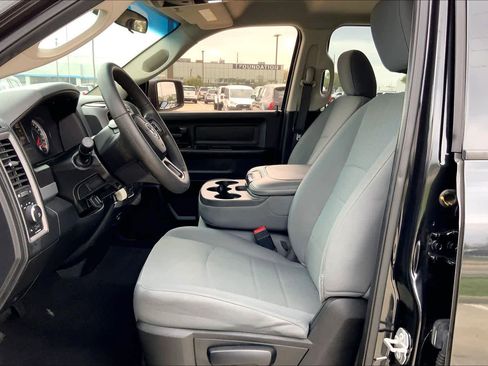 Used 2018 RAM 1500 Express w/ Black Ram 1500 Express Group image 7