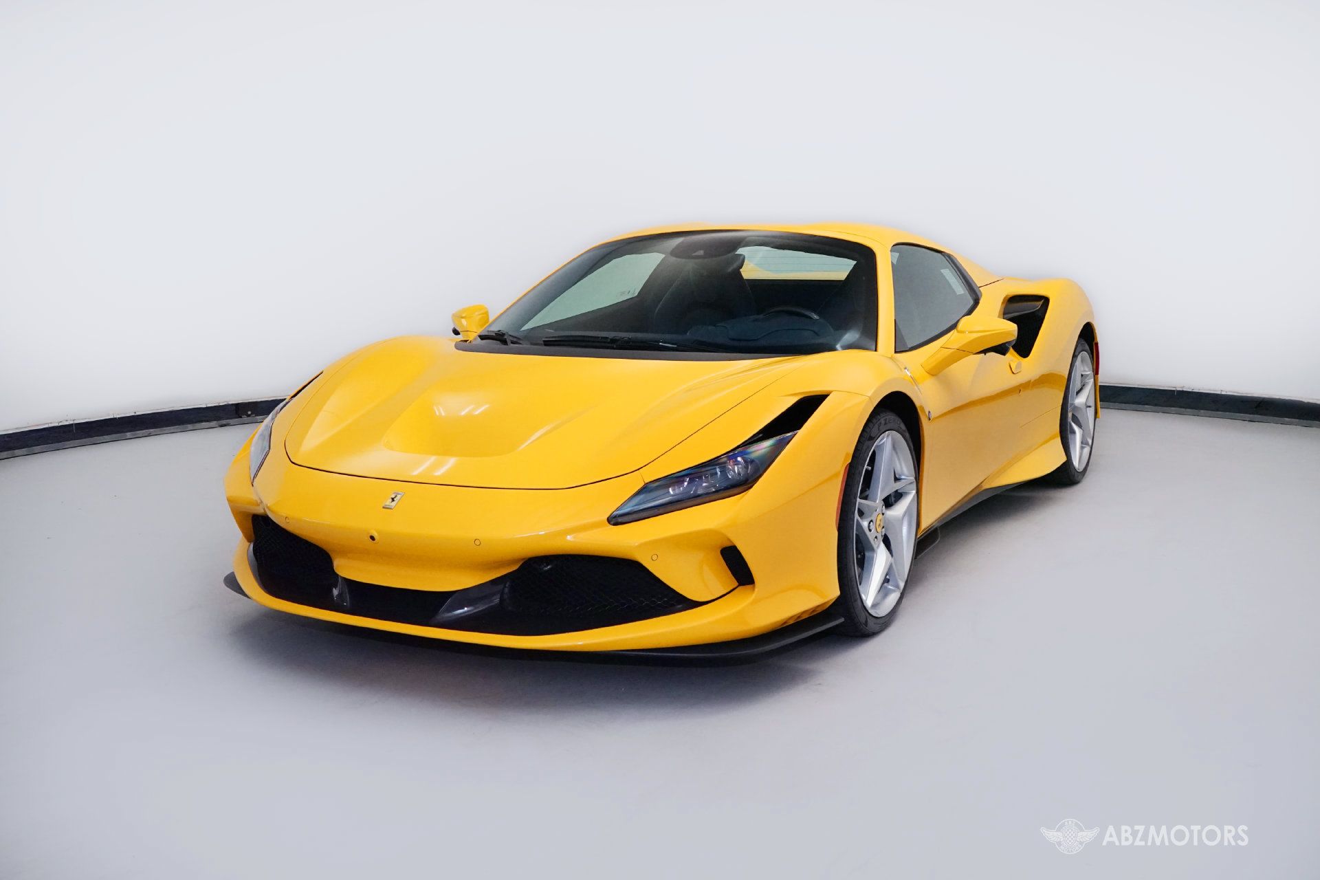 Used 2022 Ferrari F8 Tributo RWD image 2