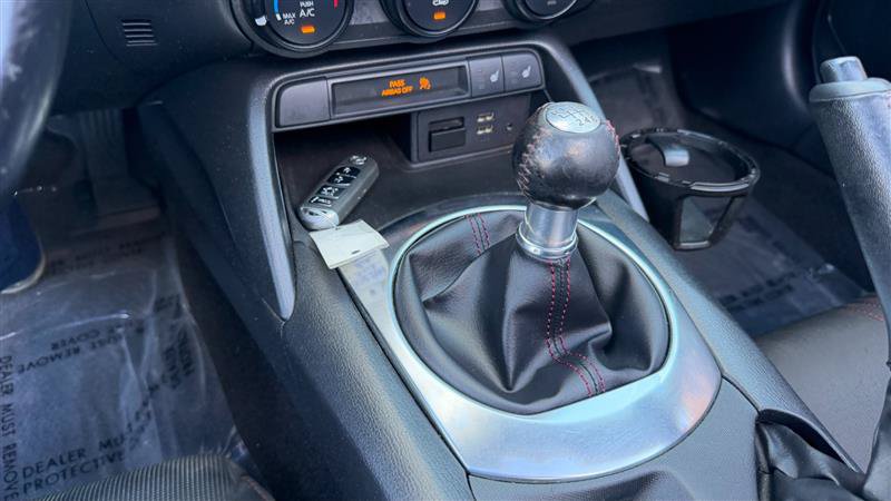 Used 2018 MAZDA MX-5 Miata Club RWD image 21