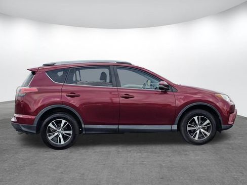 Used 2018 Toyota RAV4 XLE FWD image 3