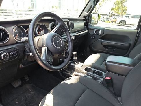 Used 2018 Jeep Wrangler Unlimited Sport S AWD/4WD image 6