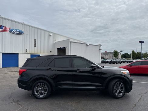 Used 2023 Ford Explorer XLT w/ Equipment Group 202A AWD/4WD image 54
