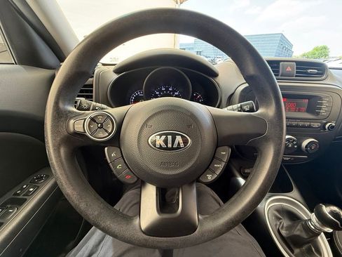 Used 2016 Kia Soul FWD image 19