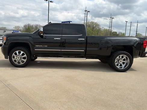 Used 2015 GMC Sierra 3500 Denali w/ Duramax Plus Package image 11