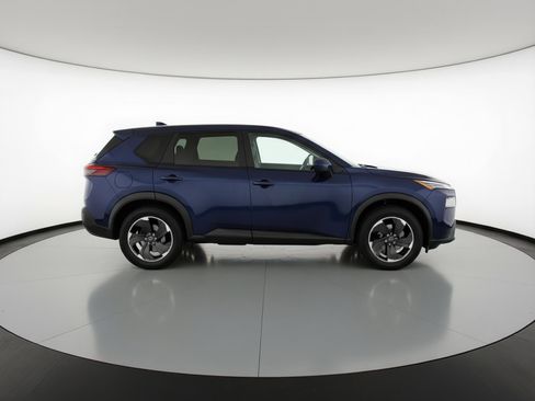 Used 2025 Nissan Rogue SV FWD image 11