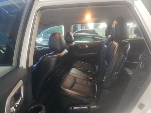 Used 2020 Nissan Pathfinder SL image 5