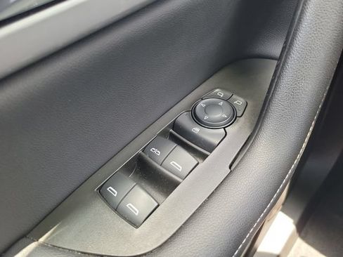 Used 2023 Chevrolet Blazer LT FWD image 17