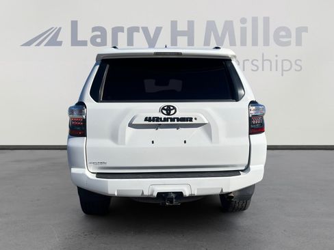 Used 2019 Toyota 4Runner SR5 Premium image 4