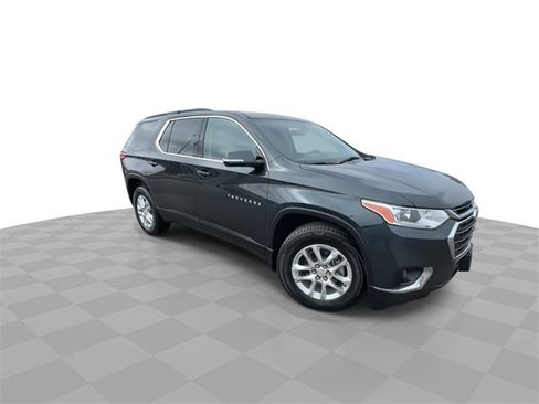 Used 2020 Chevrolet Traverse LT w/ LPO, Floor Liner Package image 2
