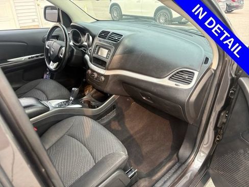 Used 2017 Dodge Journey SE w/ Flexible Seating Group FWD image 10
