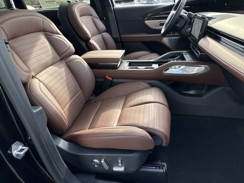 New 2026 Lincoln Nautilus Reserve image 9