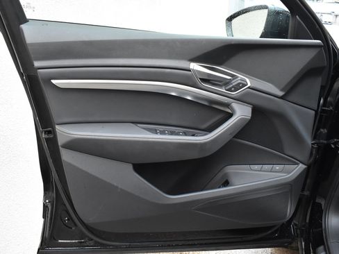 Used 2021 Audi e-tron Premium w/ Convenience Plus Package image 23