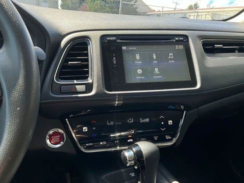 Used 2018 Honda HR-V EX image 15