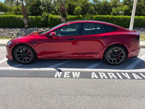 Used 2024 Tesla Model S Plaid AWD/4WD image 2