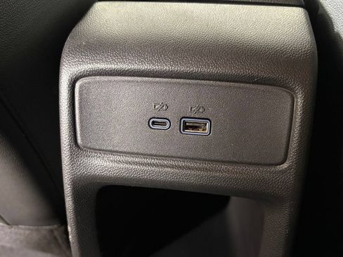 Used 2025 Chevrolet Trax LT FWD image 33