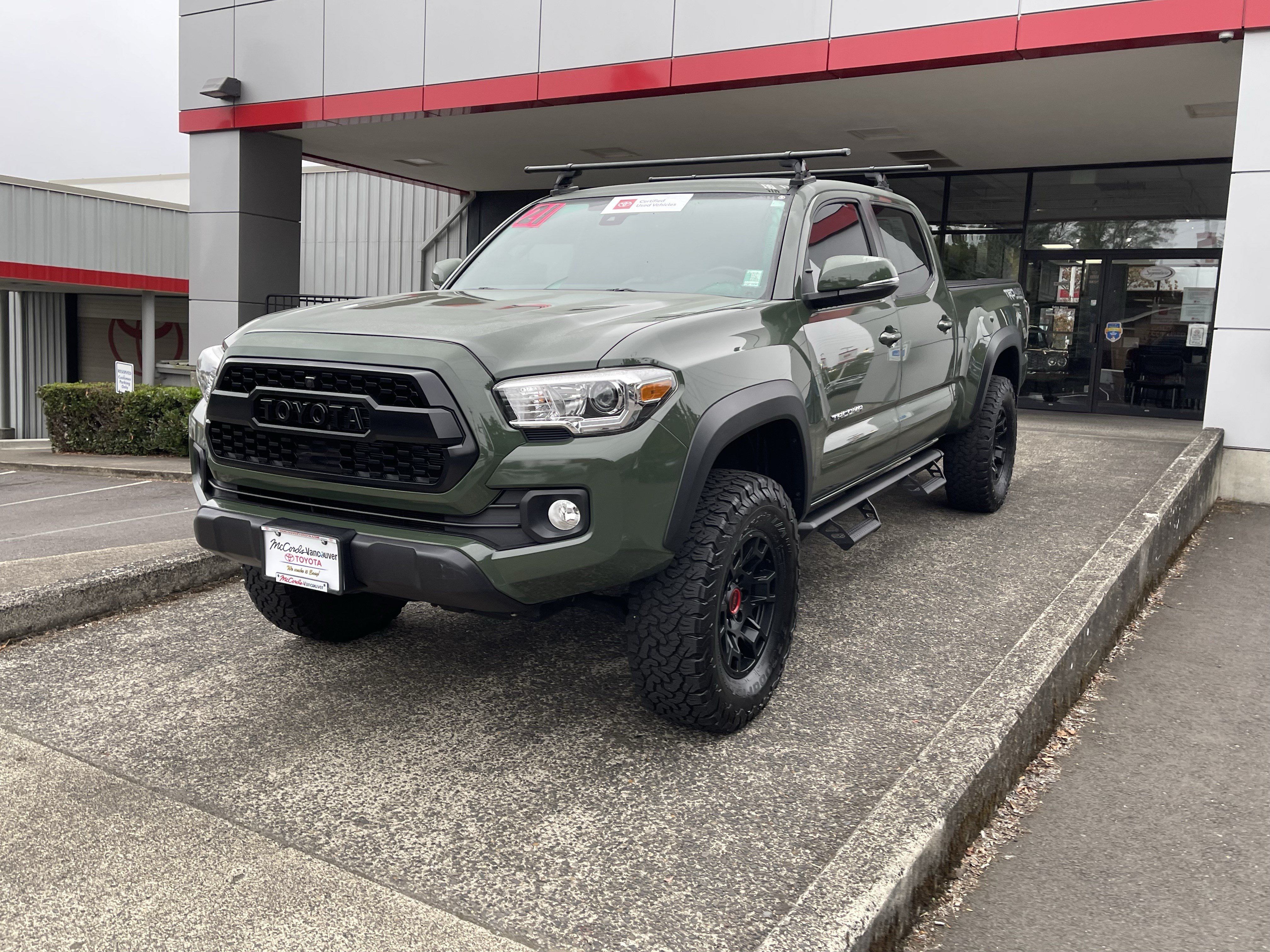Certified 2021 Toyota Tacoma TRD Off-Road w/ TRD Premium Off Road Package AWD/4WD image 3