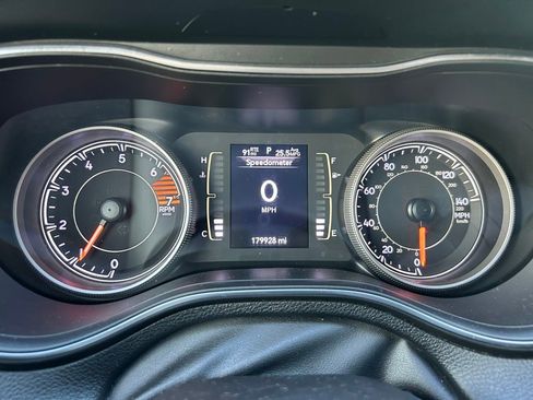 Used 2019 Jeep Cherokee Latitude w/ Popular Appearance Group FWD image 23