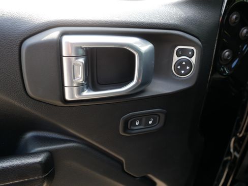Used 2021 Jeep Wrangler Unlimited Sport AWD/4WD image 19