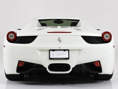 Used 2015 Ferrari 458 Spider RWD image 25