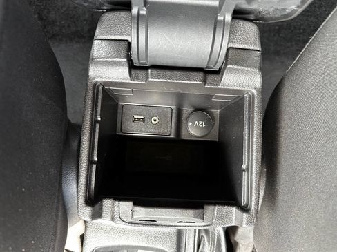 Used 2017 Ford Focus SE FWD image 18