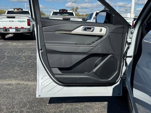 New 2026 Ford Explorer Active w/ Active Comfort Package image 20