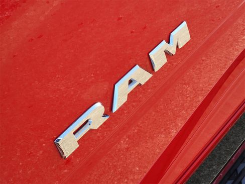 Used 2024 RAM 2500 Big Horn w/ Sport Appearance Package image 17