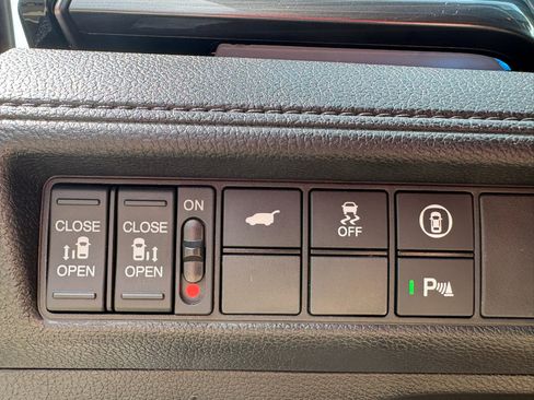 Used 2024 Honda Odyssey Elite image 13