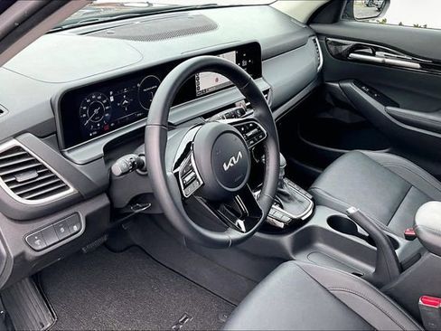 Certified 2024 Kia Seltos EX image 12