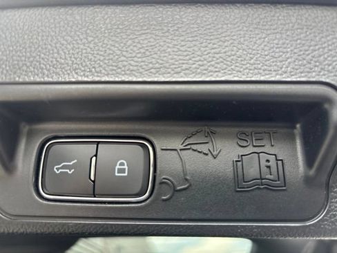 Used 2024 Ford Explorer XLT w/ Equipment Group 202A RWD image 24