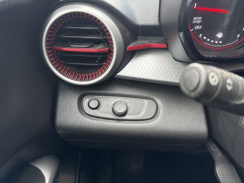 Used 2024 Chevrolet Trax RS w/ Driver Confidence Package image 34