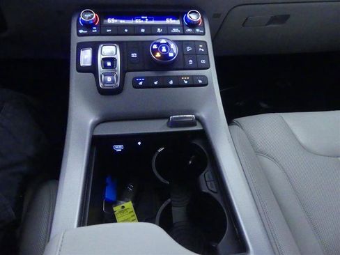 Used 2023 Hyundai Palisade Limited AWD/4WD image 18