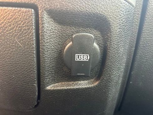 Used 2022 RAM 1500 Classic SLT image 30