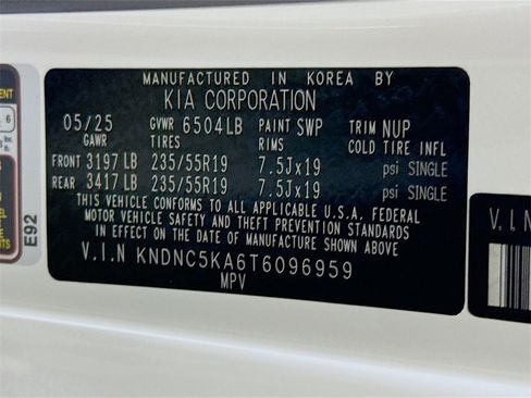 Used 2026 Kia Carnival EX image 39