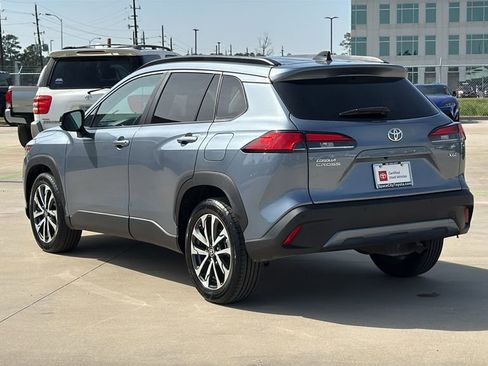 Certified 2025 Toyota Corolla Cross XLE image 3