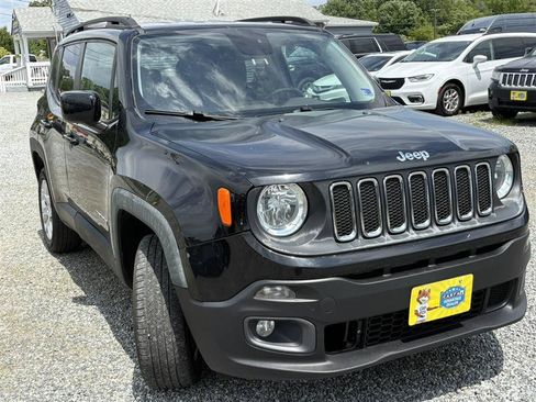 Used 2016 Jeep Renegade Latitude AWD/4WD image 5
