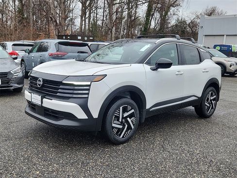 New 2026 Nissan Kicks SV image 2