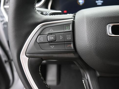 New 2025 Jeep Grand Cherokee Altitude image 31