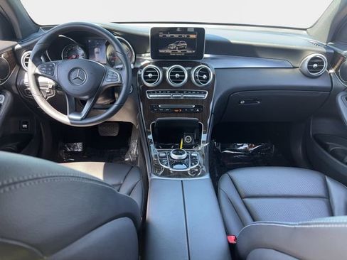 Used 2019 Mercedes-Benz GLC 300 4MATIC image 10