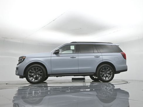 New 2026 Ford Expedition Platinum w/ Stealth Appearance Package AWD/4WD image 7