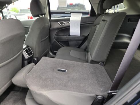 Used 2025 Kia Sportage LX FWD image 33