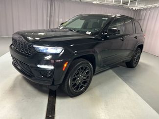 Used 2025 Jeep Grand Cherokee Summit AWD/4WD video 3