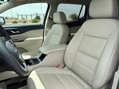 Used 2023 GMC Acadia Denali w/ Denali Ultimate Package FWD image 11