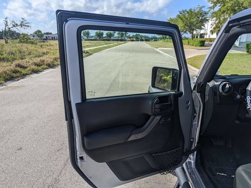 Used 2017 Jeep Wrangler Unlimited Sport w/ Quick Order Package 24S image 13