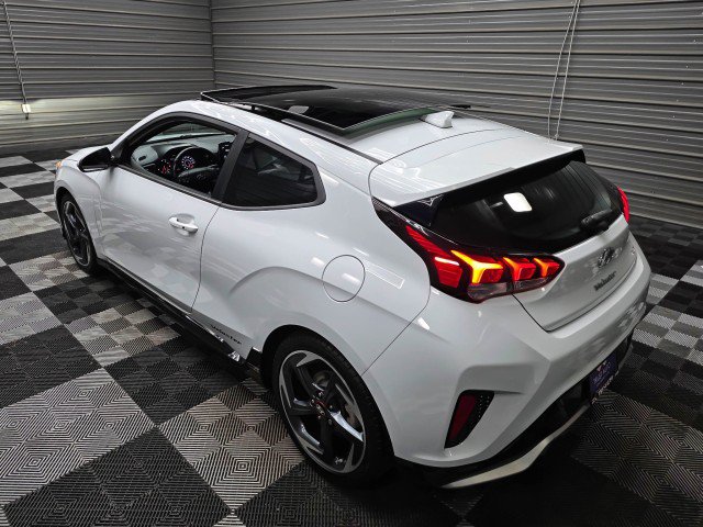 Used 2020 Hyundai Veloster Turbo FWD image 11