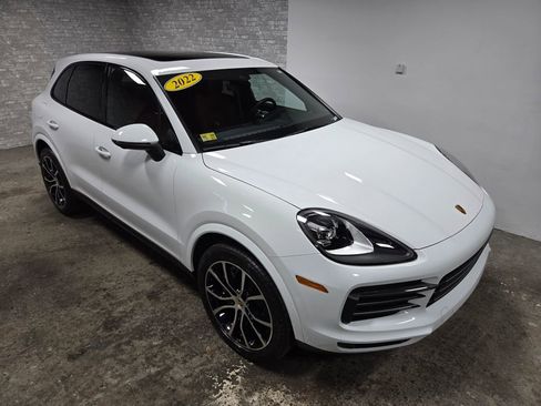 Used 2022 Porsche Cayenne Platinum Edition image 59