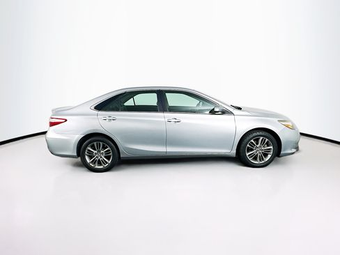 Used 2015 Toyota Camry SE FWD image 10