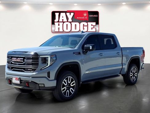 Used 2025 GMC Sierra 1500 AT4 w/ AT4 Premium Package AWD/4WD image 3