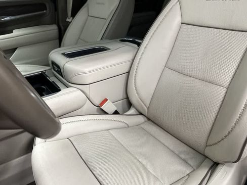 Used 2021 GMC Yukon XL Denali w/ Denali Premium Package RWD image 10