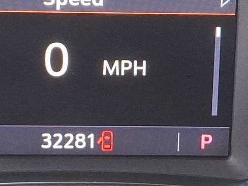 Used 2023 Chevrolet Traverse LT image 20